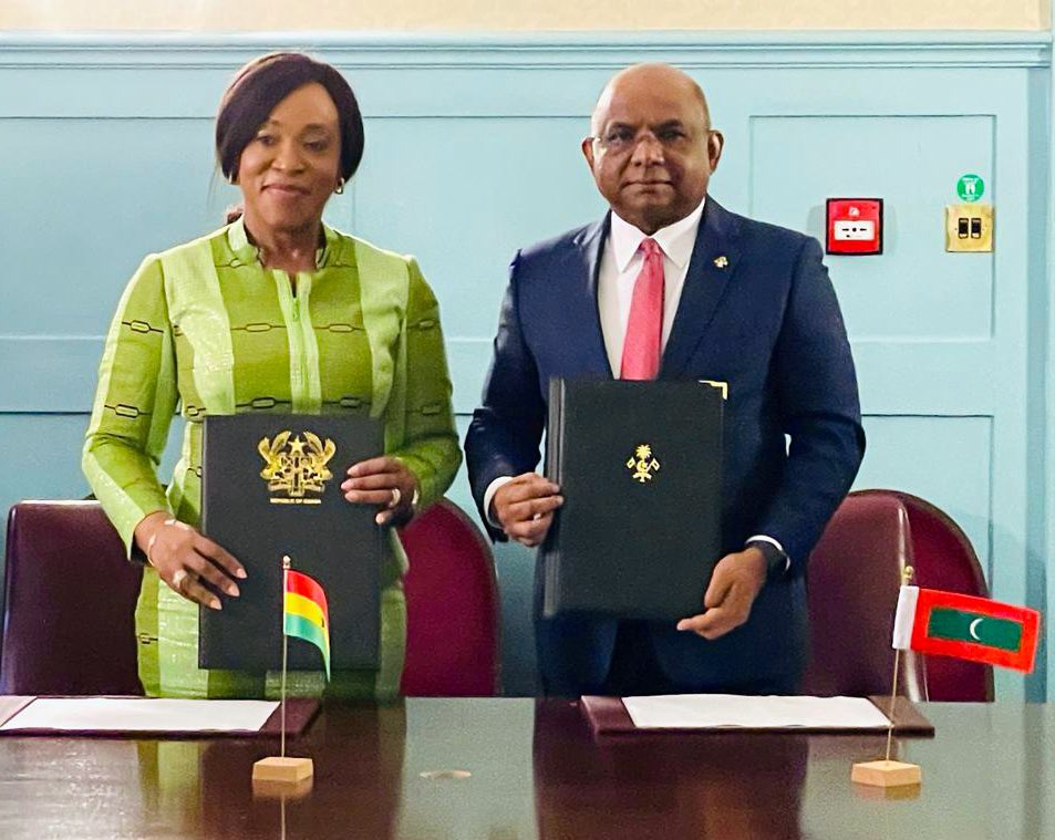 ރާއްޖެއާއި ގާނާއިން ދެ އެއްބަސްވުމެއްގައި ސޮއިކޮށްފި