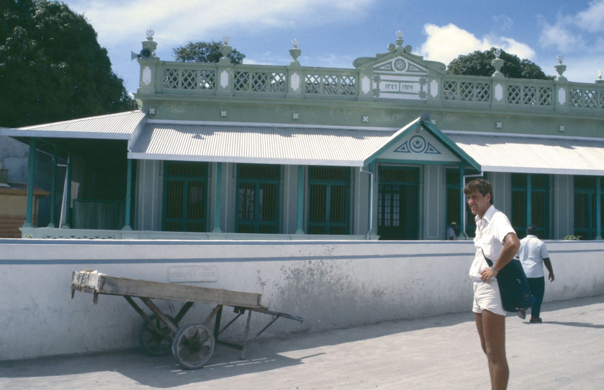 ބަންޑާރަ މިސްކިތުގެ މައްސަލާގައި ހޫނުފެނަށް ވެއްޓުމުން ޝަހީމް މަޝްވަރާއަށް ގޮވާލައްވައިފި