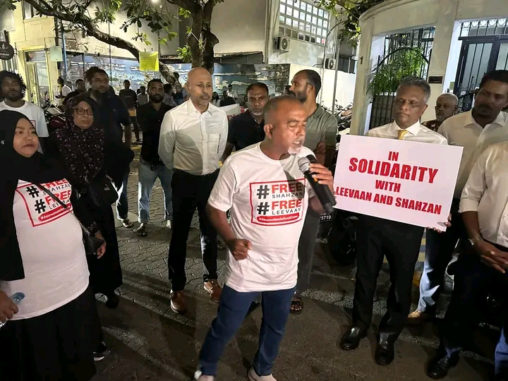 ޝަހުޒާންގެ ބައްޕަ އަޙްމަދު ޝާޒް (ތަޖޫބެ)