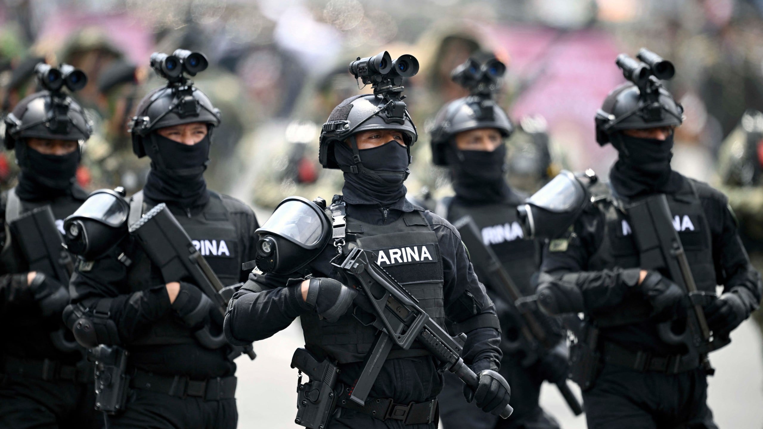 ކާޓެލް ލީޑަރުގެ މަރާއެކު މެކްސިކޯ ހަލަބޮލިވެ، އިމާރާތަކުގައި ރޯކުރަން ފަށައިފި