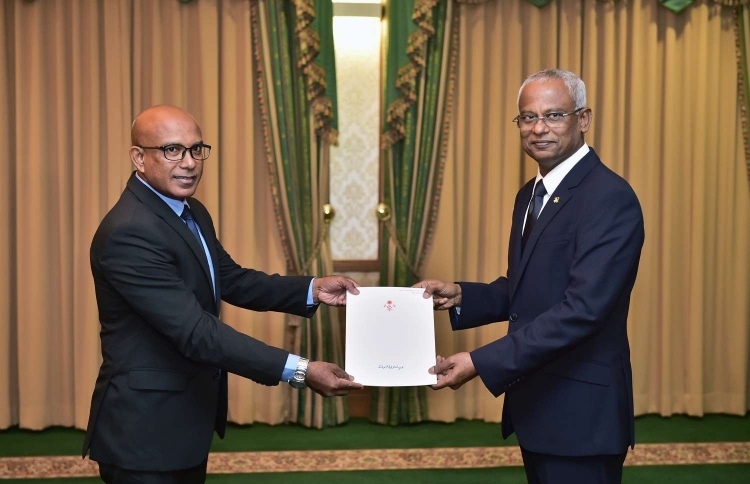 ރައީސް ޞާލިޙަށް އިތުރު ފަސް އަހަރު ދޭންޖެހޭ: ސަމީރު