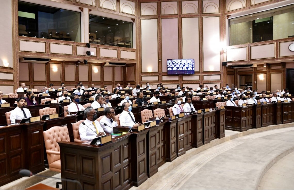 ދެތިން މެންބަރަކު ގެންދިއުމަކުން އެމްޑީޕީ ފަހަތަށް ނުޖެހޭނެ: އަނދުން ހުސައިން