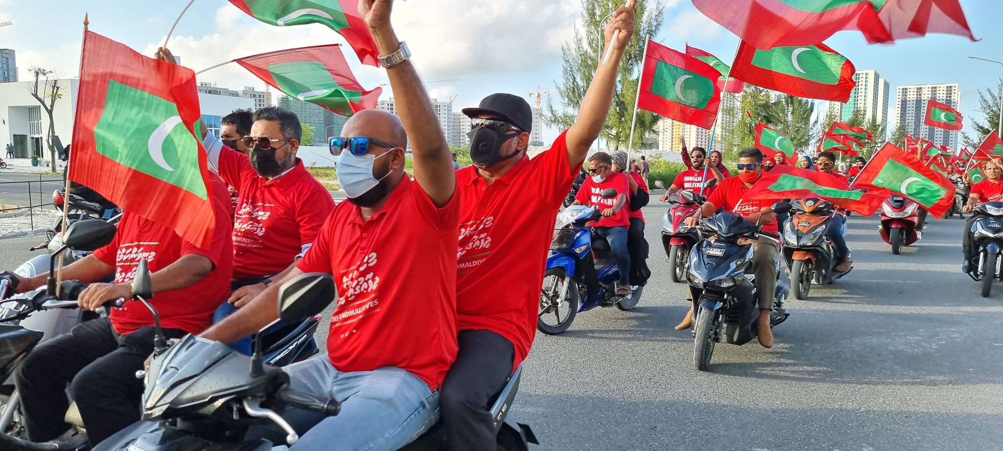މުޒާހަރާއިން ހައްޔަރުކުރި މާލޭ ސިޓީކައުންސިލްގެ ނަރީޝާއި އައިފާނު ދޫކޮށްލައިފި