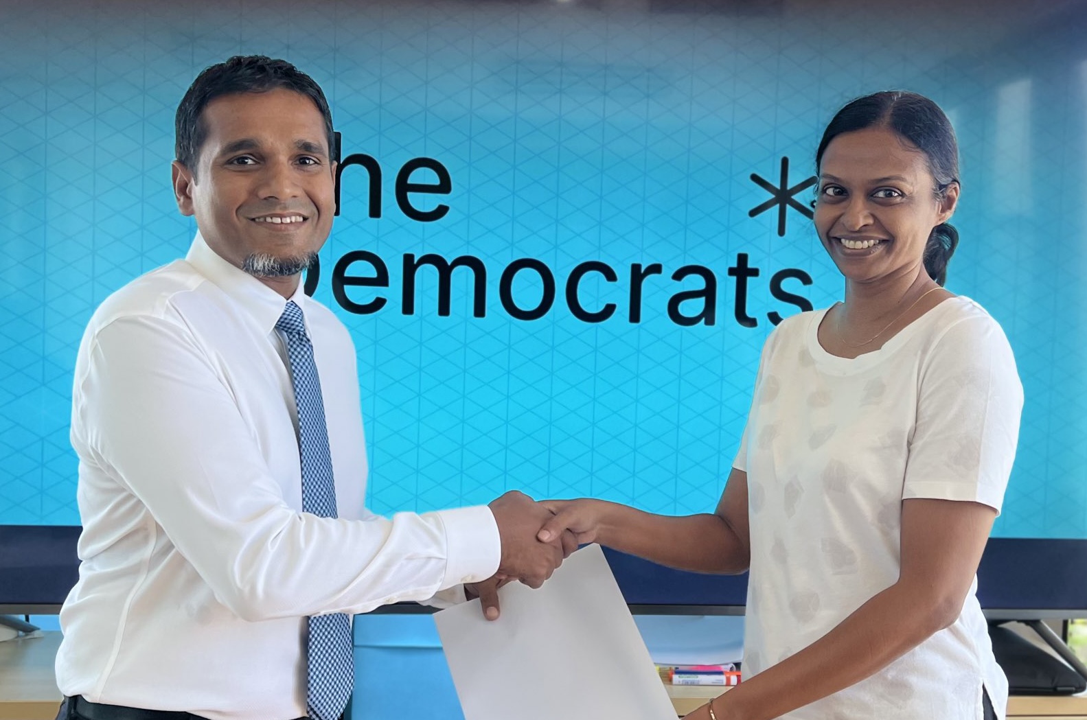 ޑިމޮކްރެޓްސްގެ ޕްރައިމަރީގައި ވާދަކުރެއްވުމަށް ފޯމު ހުށައެޅުއްވީ އިލްޔާސް ލަބީބު އެކަނި