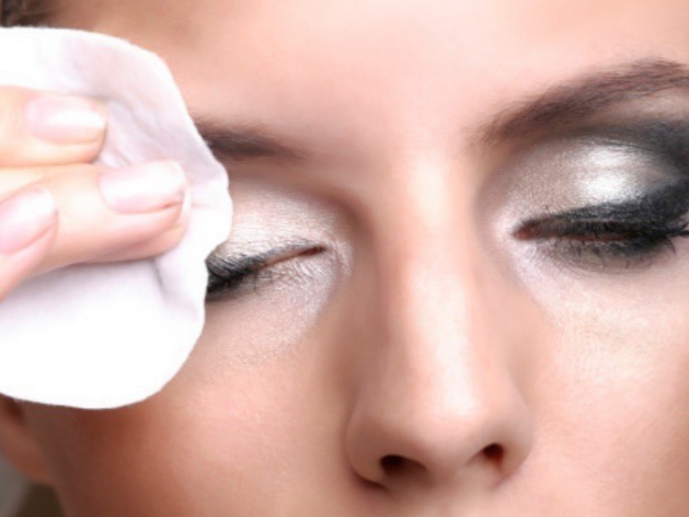 މޭކަޕް ރިމޫވާ ބޭނުންކޮށް މޫނު ނުދޮވެ ނިދާނަމަ، އަވަހަށް މުސްކުޅިވެދޭ