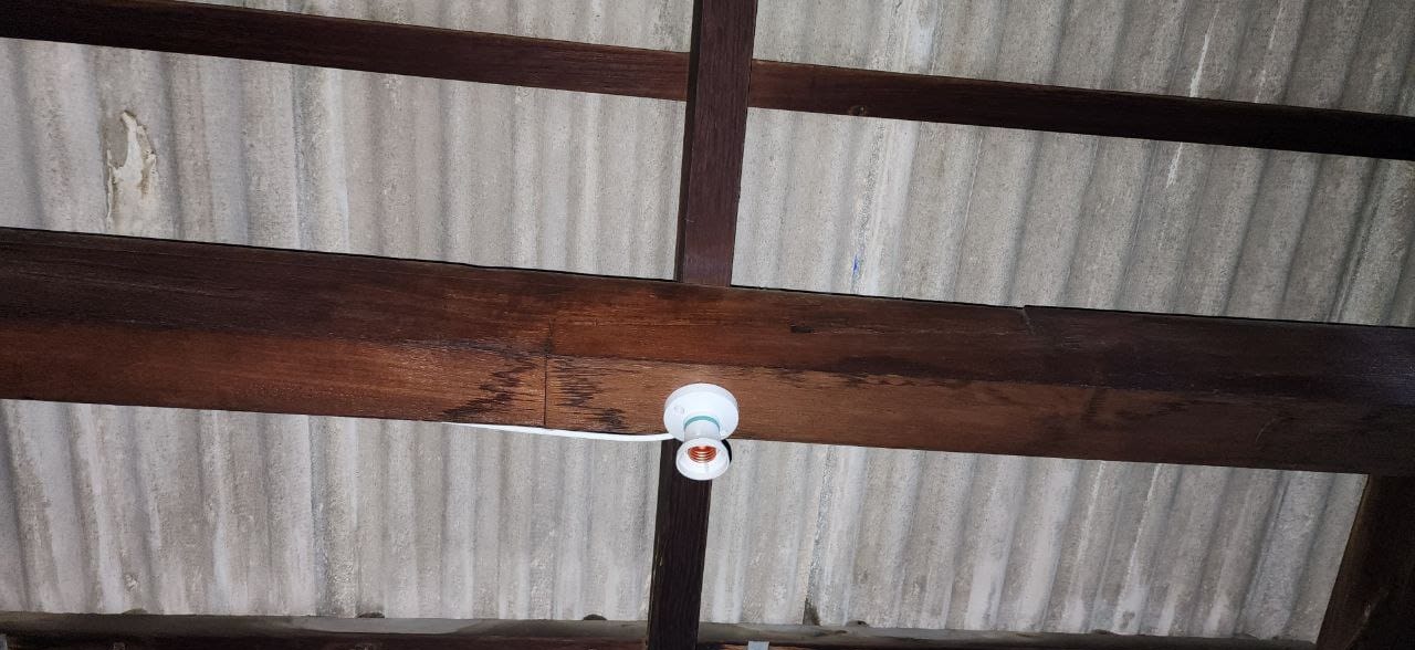 ރޭވެސް އީދު މިސްކިތުން ވައްކަންކޮށް 8 ބޮކި ނަގައިފި