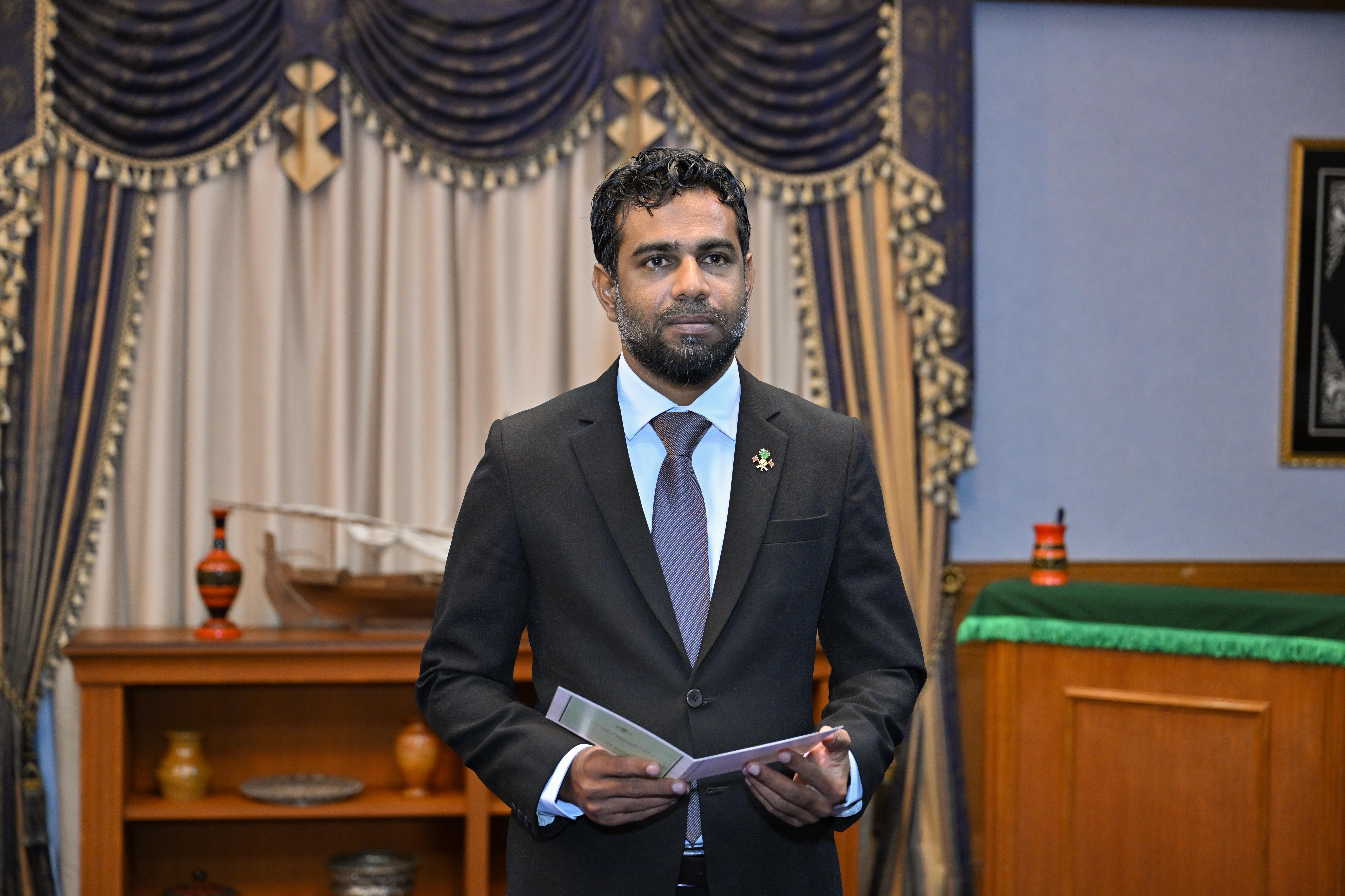 ބާ ކައުންސިލްގެ ޤާނޫނަށް ބަދަލުތަކެއް ގެންނަންޖެހޭތޯ ވަކީލުންގެ މެދުގައި ދަނީ ބަހުސް ކުރަމުން: ޙުސްނީ