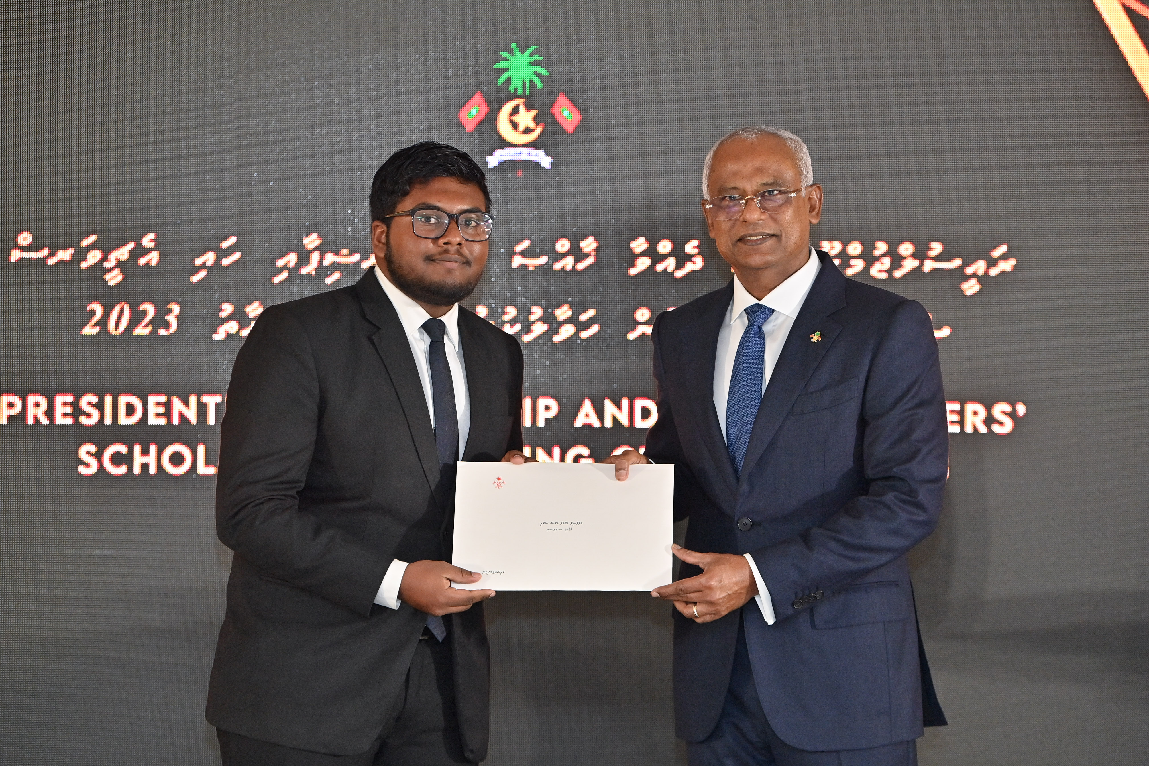 ދިވެހި ދައުލަތް އޮތީ ދަރިވަރުންނާ އެކުގައި: ރައީސް