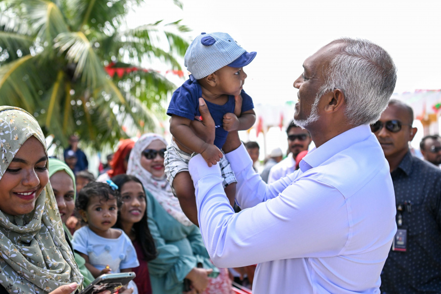 ކުޑަކުދިންނަށް ދީނާއި ދުނިޔެ އުނގަންނައިދިނުމަކީ އެކުދިންނަށް ދެވޭނެ އެންމެ ހަގީގީ ލޯބި: ރައީސް މުޢިއްޒު