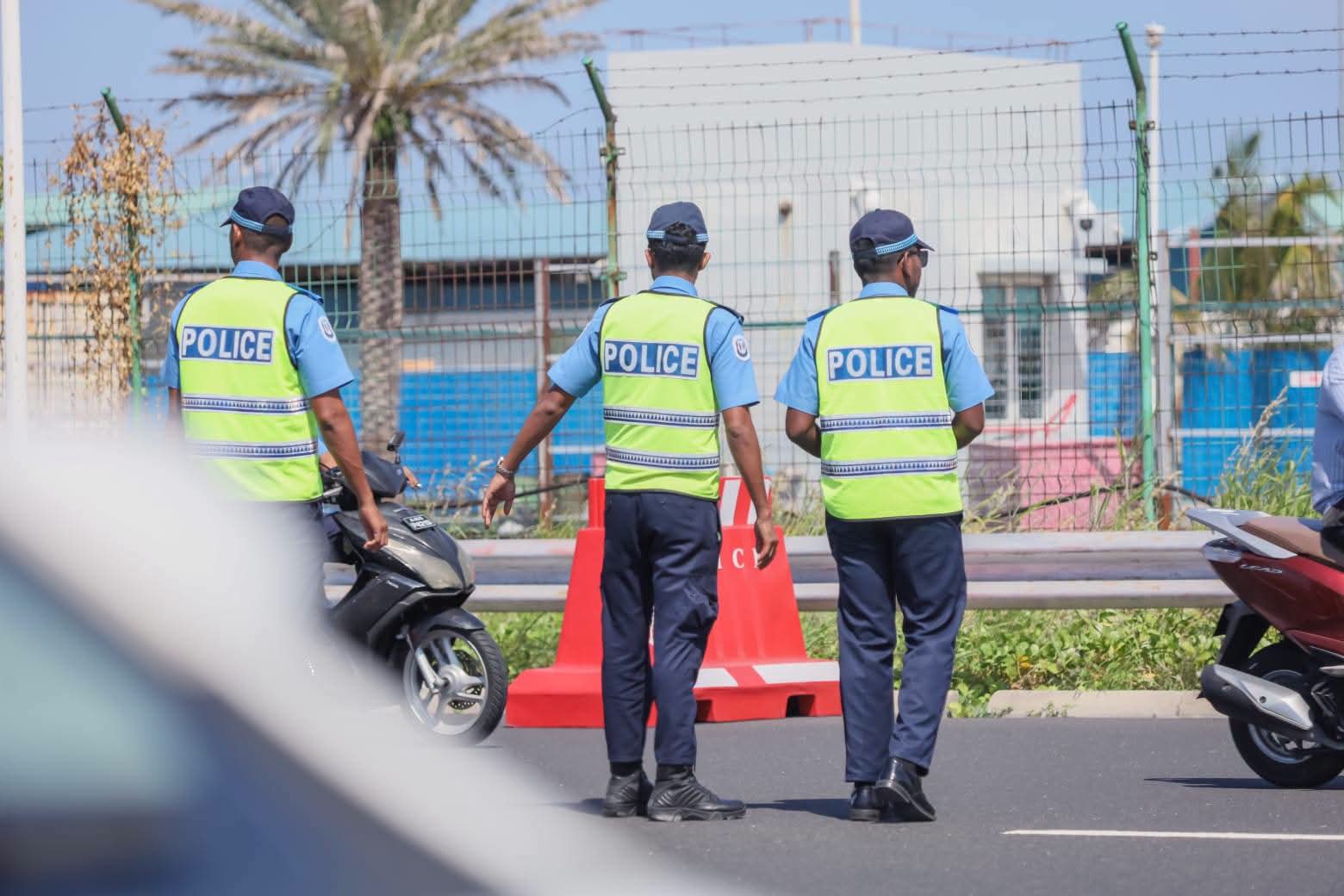 އާންމު ތަނެއްގައި ހިންދޫ ދީނުގެ އަޅުކަމެއް ކުރި ނޭޕާލް އަންހެނަކު ހައްޔަރުކޮށް އިމިގްރޭޝަނާ ހަވާލުކޮށްފި
