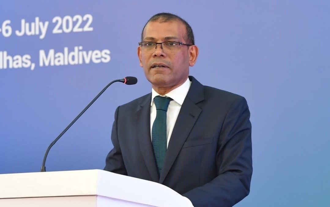 ސްކޫލްތަކުން އަޅުގަނޑަށް ދަޢުވަތު ލިބެނީ ސިޔާސީ މީހަކަށް ނުވާތީ: ރައީސް ނަޝީދު