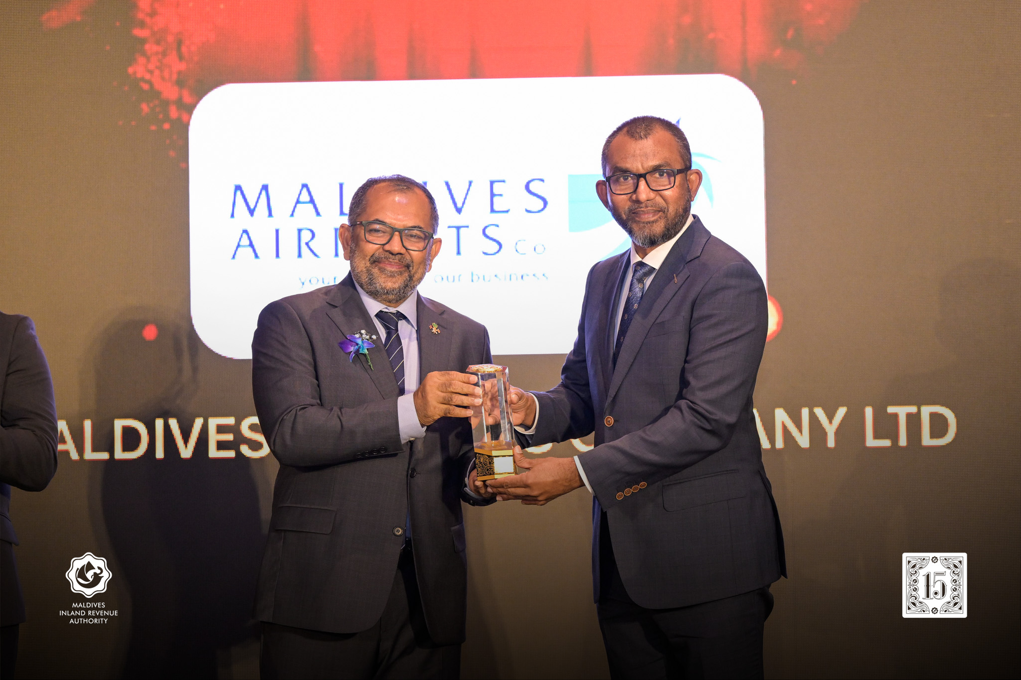 އެންމެ ގިނައިން ޓެކްސް ދެއްކި 15 ކުންފުންޏަށް އެވޯޑުދީފި