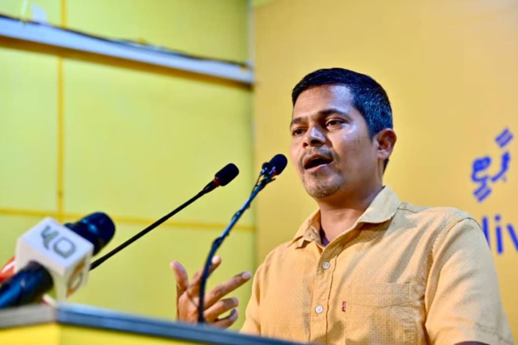 ޕާޓީގެ އަގުވައްޓާލައިފި؛ މާފަށް ތި އެދެނީ އެމްޑީޕީ އާންމު މެންބަރުނަށް އޮޅުވައިލަން: ޙުސައިން