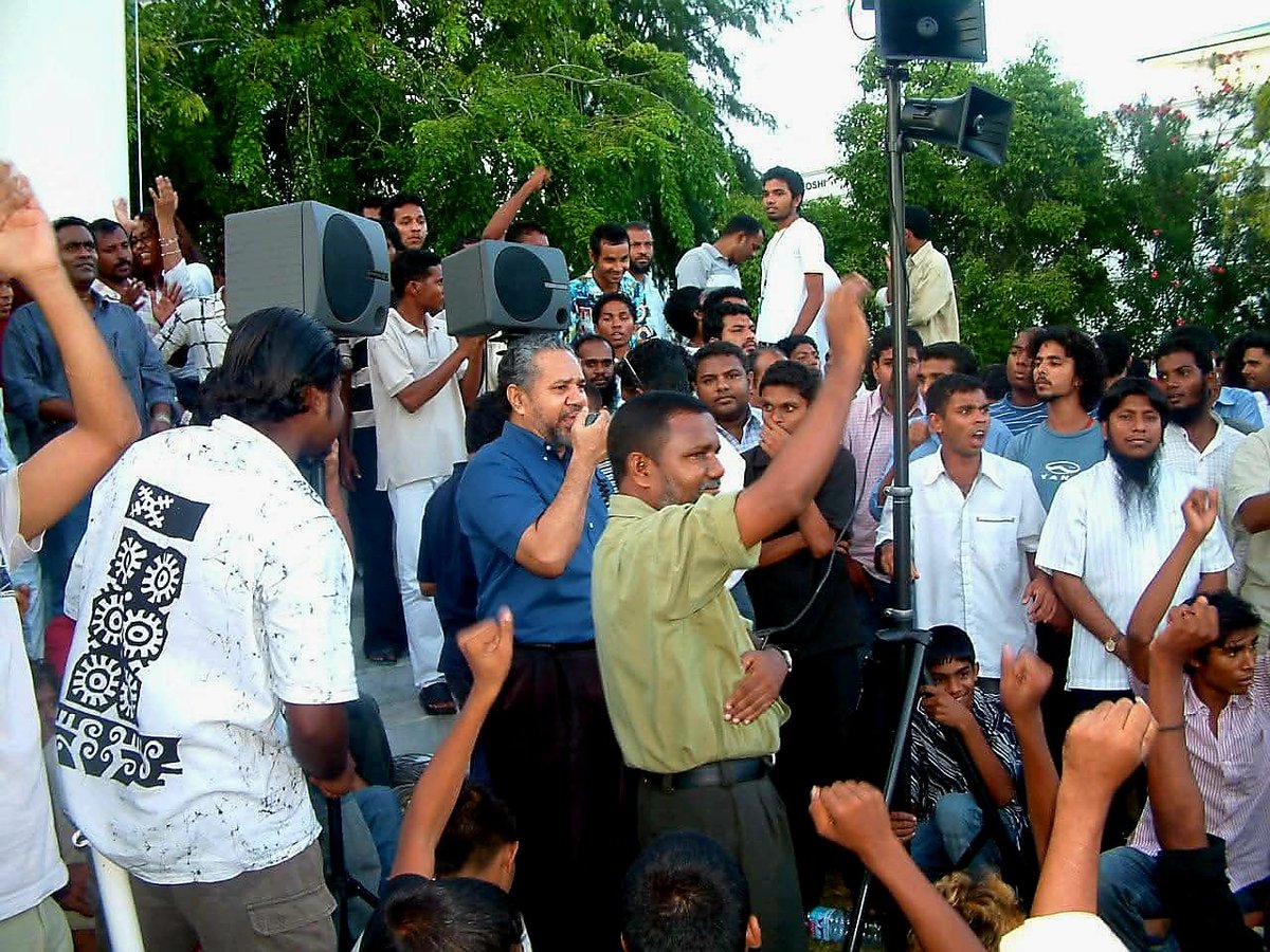 12-13 އޮގަސްޓް 2004 ގެ ތާރީޚީ އިޞްލާޙީ ހަރަކާތުގެ ހަނދާންތައް ރައީސް ނަޝީދު އާކުރައްވައިފި