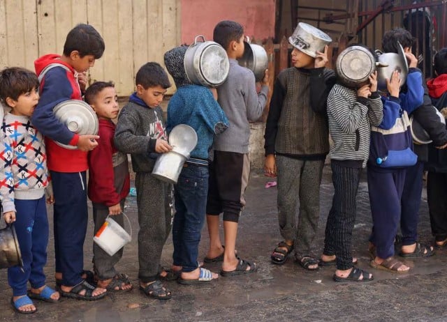 ދުނިޔޭގެ ބޮޑެތި ބާރުތަކުގެ އަސްކަރީ ލަޝްކަރުތަކުގެ ބެލުމުގެ ދަށުން ޣައްޒާއަށް އެހީ ވައްދަން ދެކުނު އެފްރިކާއިން ގޮވާލައިފި