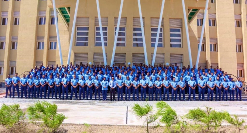 އައްޑޫ ޕޮލިސް ކޮލެޖުގެ ދަރިވަރުންތަކެއް ކާނާ ވިހަވެގެން ފަރުވާދެނީ