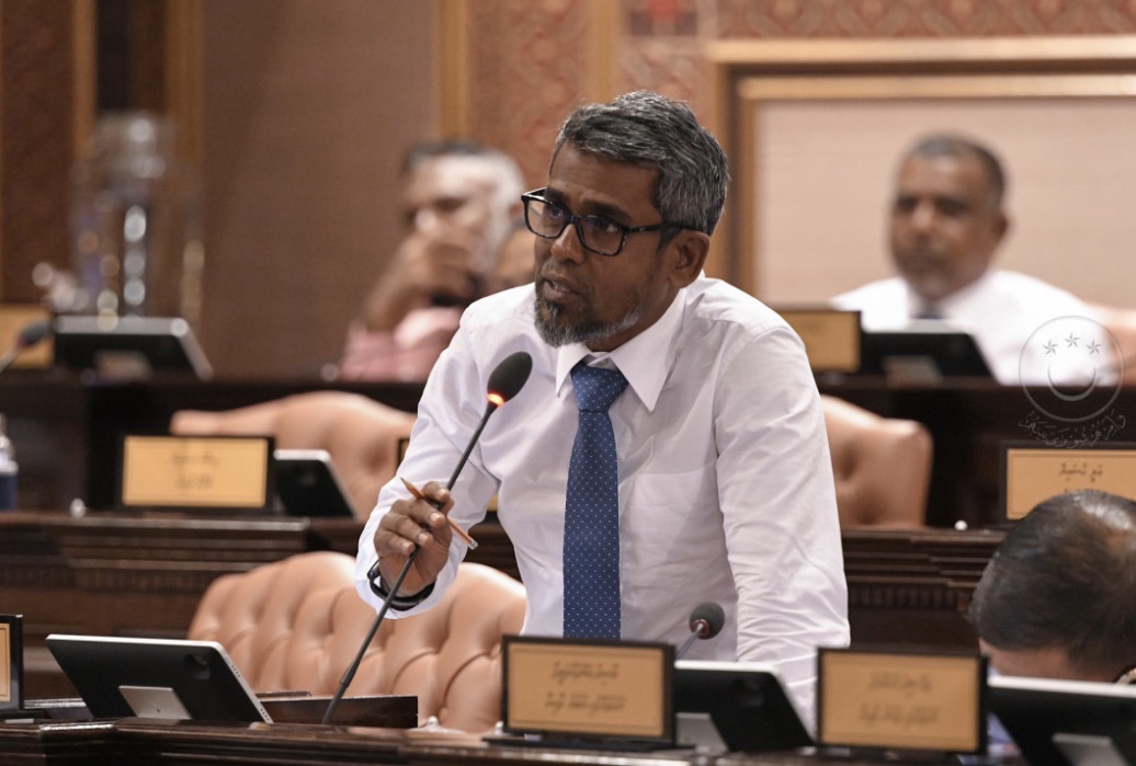 ރައީސް މޫނާއި ކަނދުރާއަކަށް ނުބަލާ؛ ބަލަނީ ވޮލެޓާއި ބެންކް ބެލެންސަށް: ފިއްޓެ