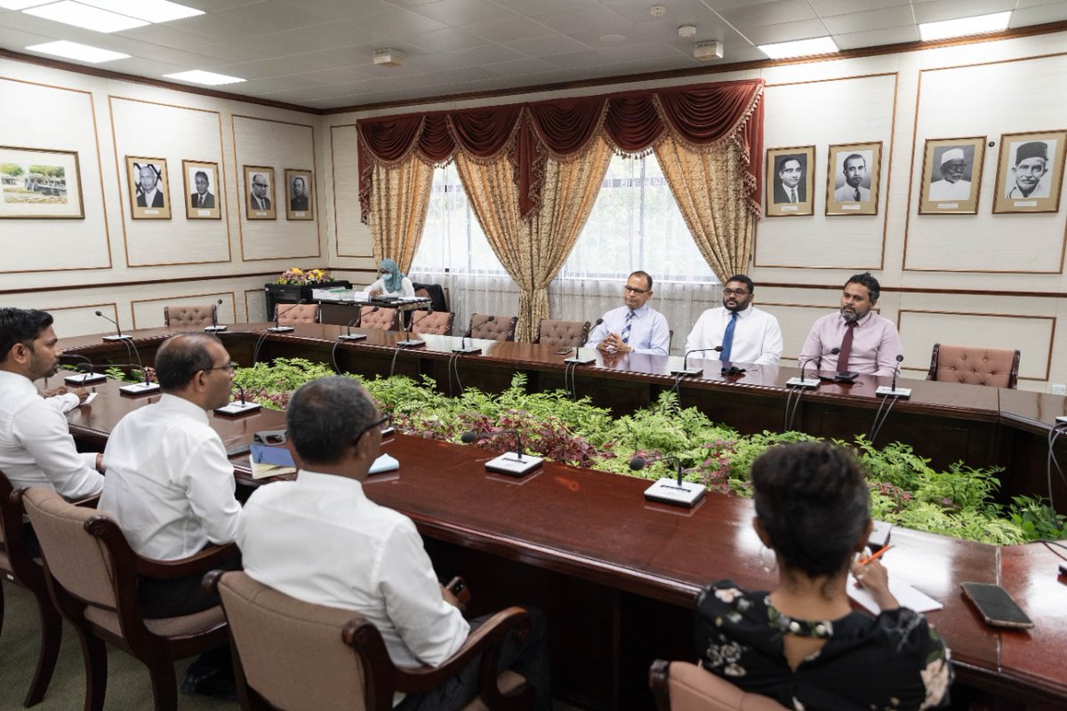 ރައީސް ނަޝީދު މަޝްވަރާކުރަށްވަން ބޭނުންފުޅުވީ ގާނޫނުއަސާސީ އިސްލާހުކުރަން: އާދަމް ޝަރީފް