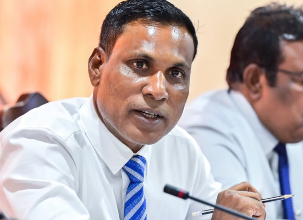 މަޖިލިސް އޮތީ ވާނުވާގައި، މާދަމާ ކާޑު ގެންނާނެ ފައިސާ ހުރިކަން ވެސް ނޭނގޭ: ޑރ. ޝަމްހީދު