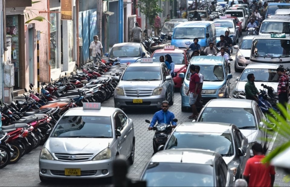 ވެހިކަލްތަކުގެ އުމުރު ކަނޑައަޅަން ފަށާނީ 3 އަހަރު ފަހުން: ސިޔާސީ ނުކޮށް އެއްބާރުލުން ދިނުމަށް ވަޒީރު އެދިވަޑައިގެންފި