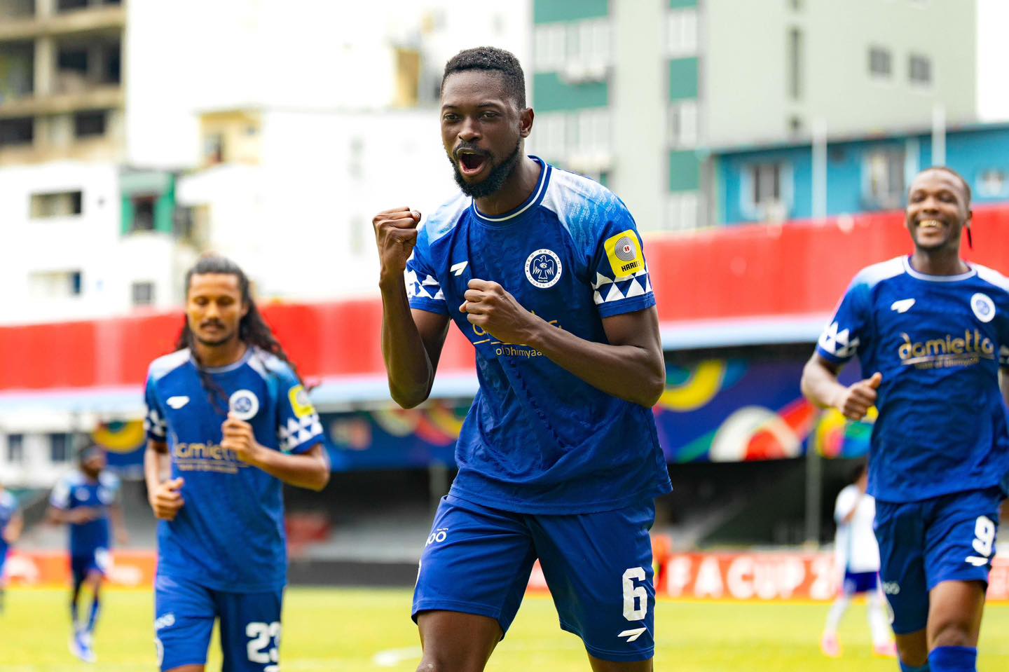 ސެންޓޭގެ ހެޓްރިކާއެކު ނިއުރޭޑިއަންޓް އެފްއޭ ކަޕް ފައިނަލަށް