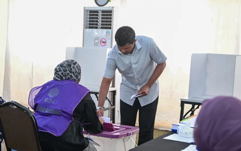 ނައިބު ރައީސް ހުސައިން މުހައްމަދު ލަތީފް ލޯކަލް ކައުންސިލް އިންތިޚާބުގައި ވޯޓުލައްވައިފި