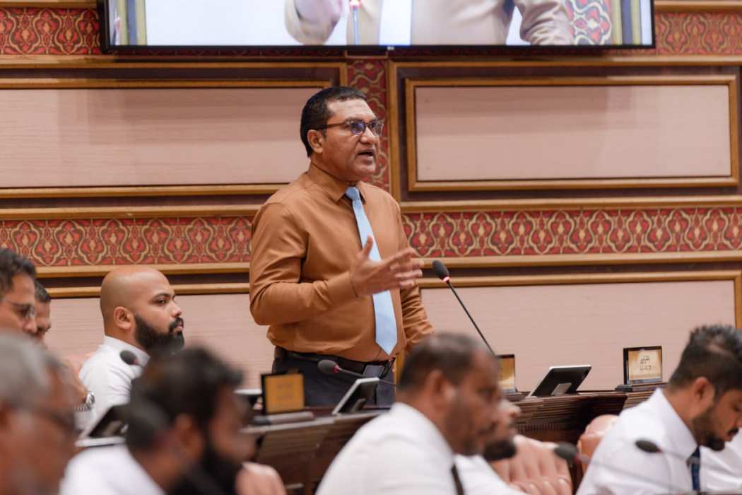 ވަޒީފާއެއް އަދާނުކޮށް ކުއްލިއަކަށް މުއްސަނދިވާ މީހުން ހޯދާ މުދަލަށް ޖަވާބުދާރީ ކުރުވަންޖެހޭ: އިބްރާހީމް ދީދީ