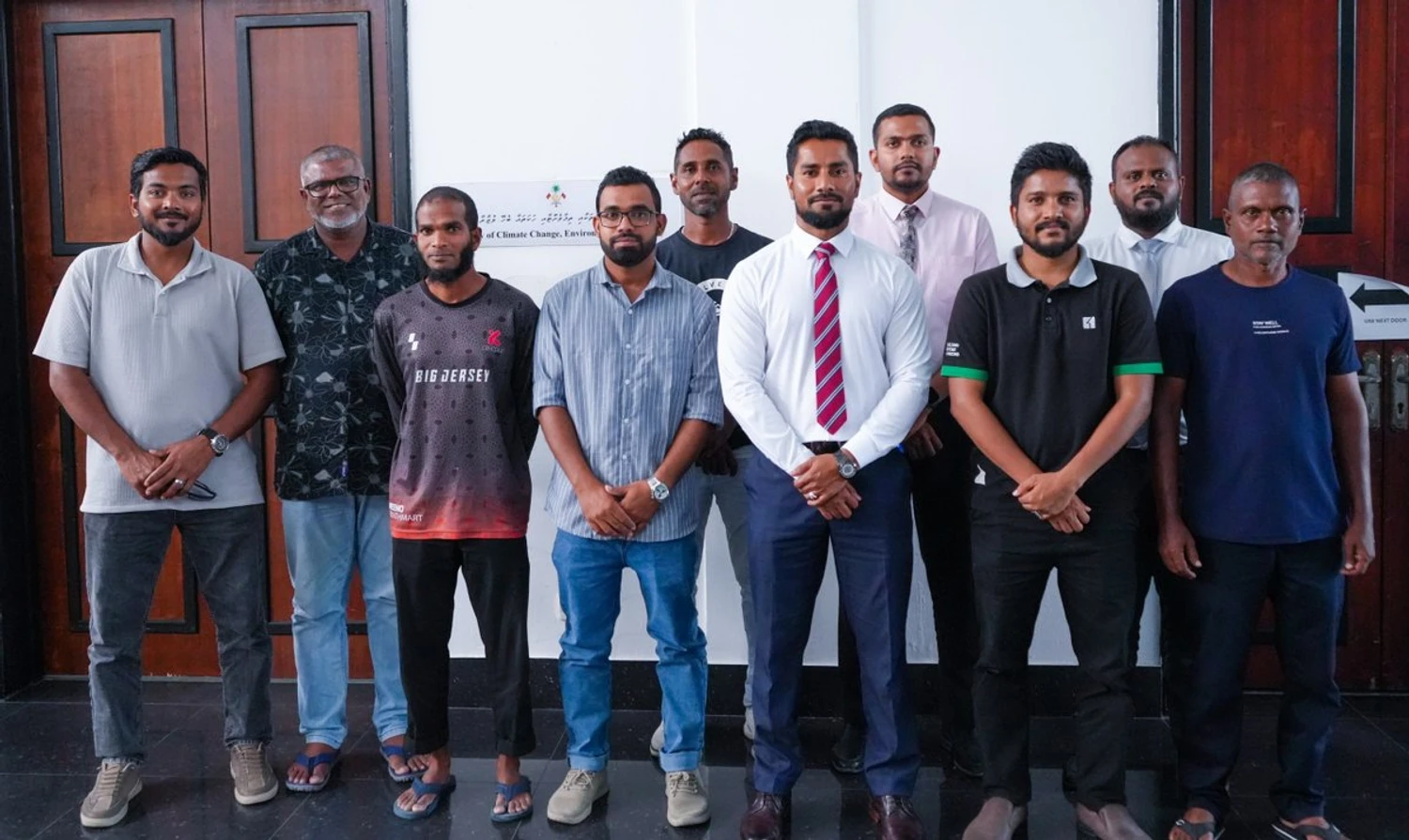 ފަސް މިލިއަން ގަސް އިންދުމުގެ ޕްރޮގްރާމްއަށް ފަންނީ ތަމްރީން ހޯދަން ޗައިނާއަށް ފުރާ 10 މީހުންނާއެކު ބޭއްވި ބައްދަލުވުމެއްގެ ތެރެއިން--