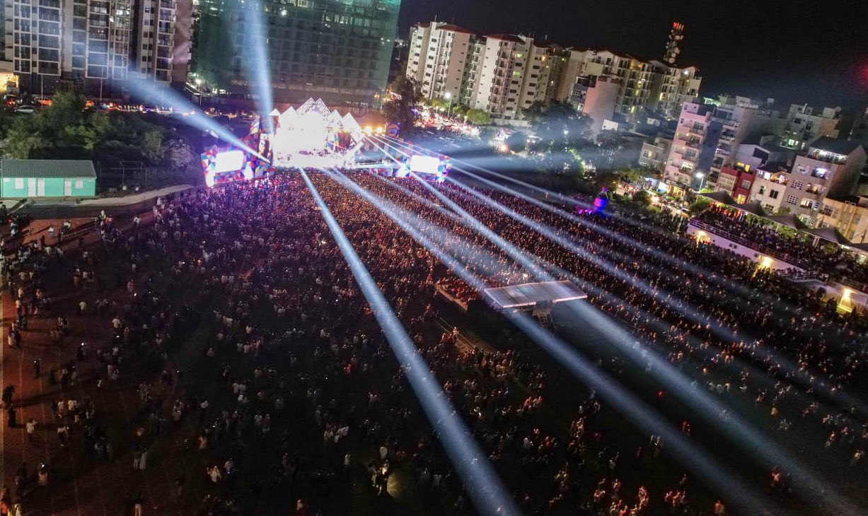 ރާއްޖޭގައި މިއުޒިކް ކުޅެ އަޑުއަހާލަން ބޭނުންވާ އެތައްހާސް ރައްޔިތުންނެއް އުޅޭ: މަހުލޫފް