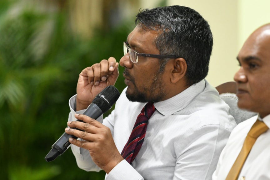 ރައީސް ނަޝީދާއި ފައްޔާޒުގެ ހޫނު ޒުވާބަކަށްފަހު އިތުބާރުނެތްކަމުގެ ވޯޓަކާއި ދިމާއަށް