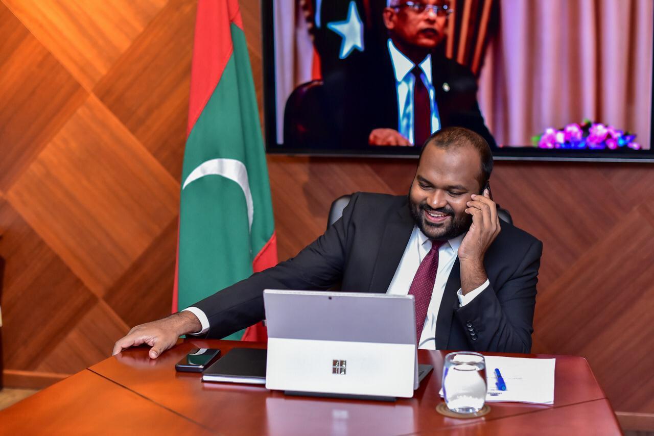 އަލީ ވަހީދުގެ ޖިންސީ ގޯނާ، ސަރުކާރުގެ ރިހޭ ފައިމައްޗަށް ފޮއި ވެއްޓުން!