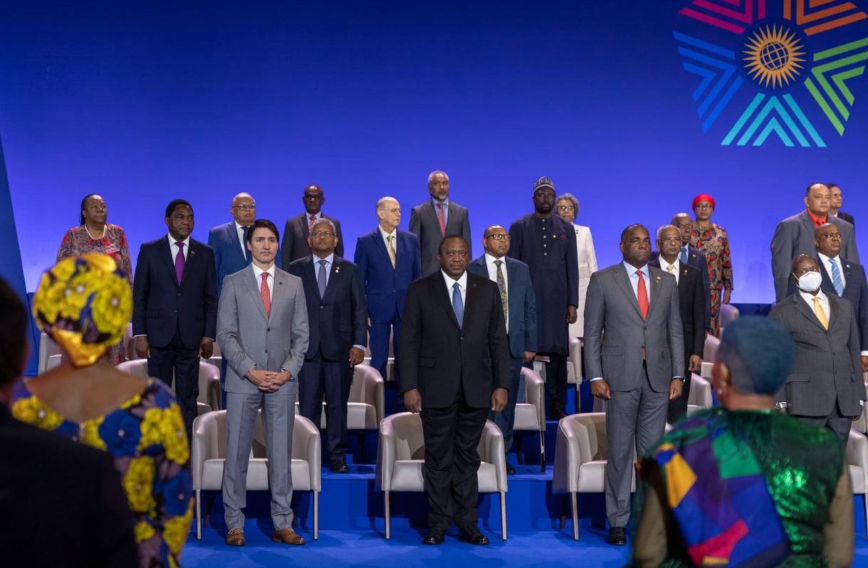 ކޮމަންވެލްތު ޤައުމުތަކުގެ އިސްވެރިންގެ ބައްދަލުވުން ހުޅުވުމުގެ ރަސްމިއްޔާތުގައި ރައީސްގެ ދެ ކަނބަލުން