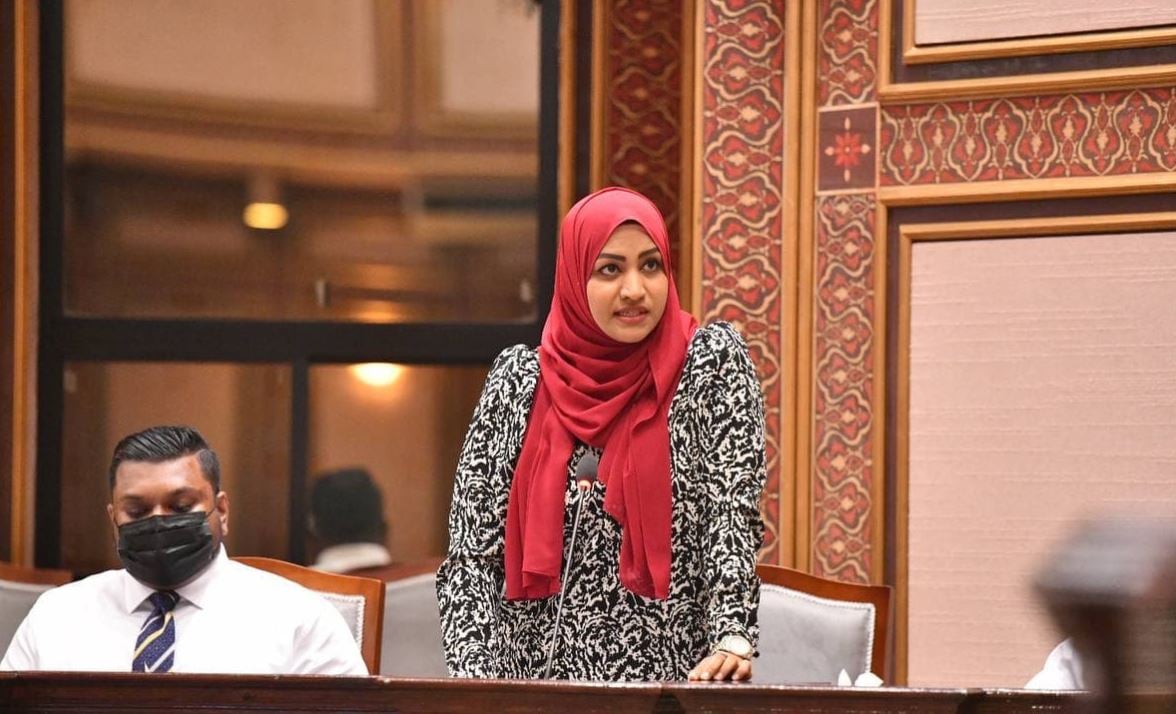 ސަރުކާރު ރޭޓަށްވުރެ ބޮޑުކޮށް ޓެކްސީ ކުރި 15 މައްސަލައެއް ފުލުހަށް