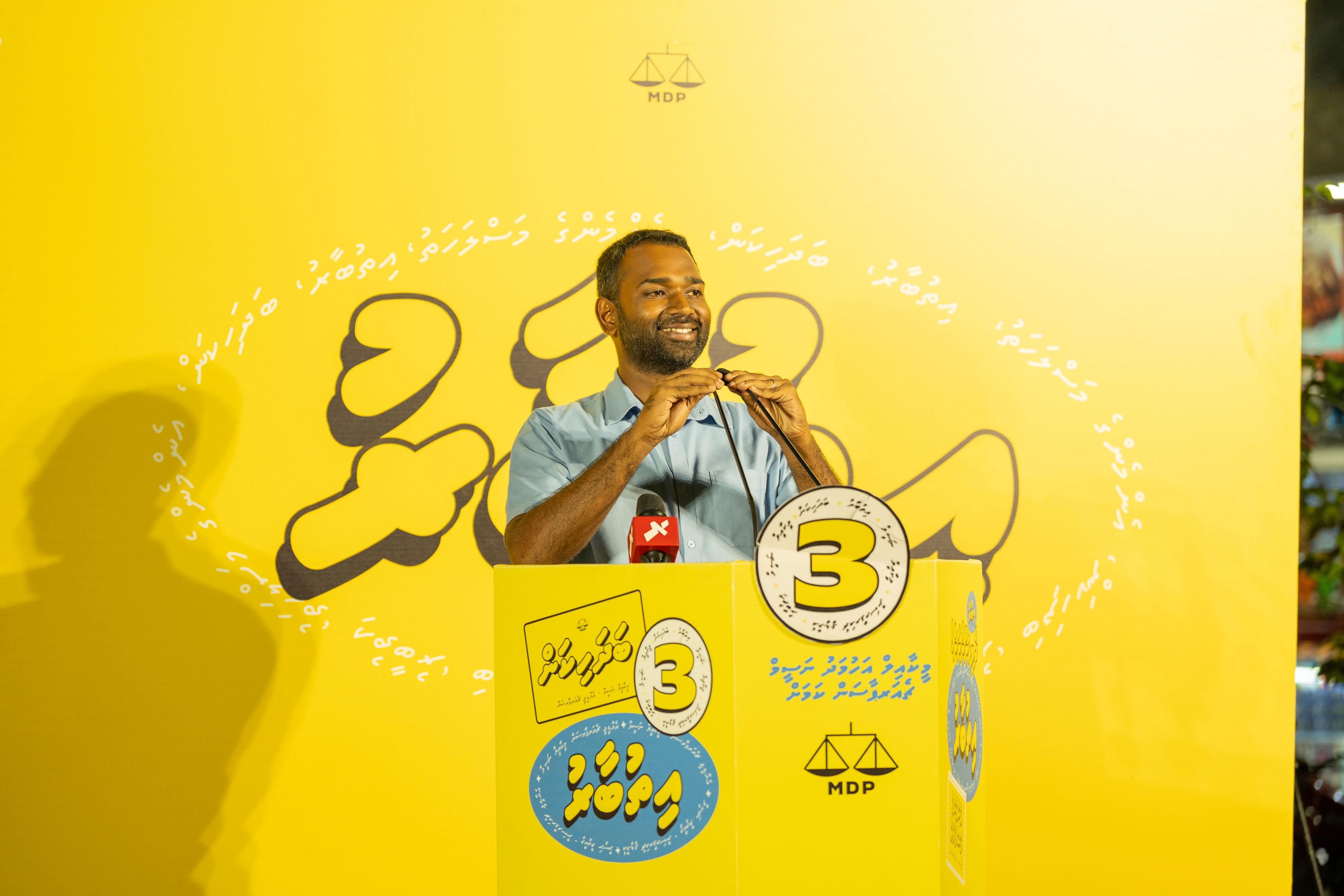 ޕާޓީގެ ކަންކަން މިހެން ހުރެއްޖެނަމަ ރައީސް މުއިއްޒަށް ދެވަނަ ދައުރެއް ލިބިދާނެ ކަމުގެ ބިރު އެބައޮތް: މީކާއިލް
