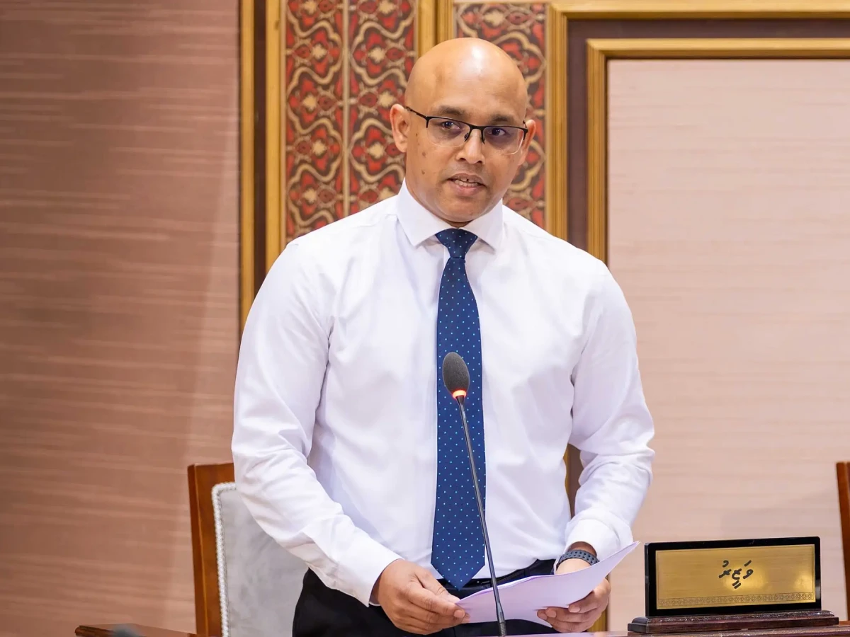 ރީޖަނަލް އެއާޕޯޓްސް އެމްއޭސީއެލްގެ ދަށަށް ބަދަލުކުރުމުން މަހަކު 10 މިލިއަން ރުފިޔާ ސަލާމަތްކުރެވޭ: މިނިސްޓަރު ޒަރީރު