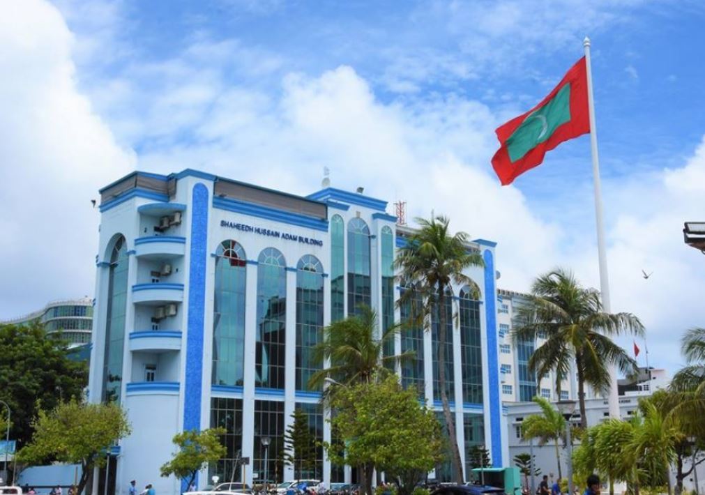 ސަފާރީއެއްގައި ރޭޕްކުރިކަމަށް ބުނާ މައްސަލައެއް ބަލަނީ