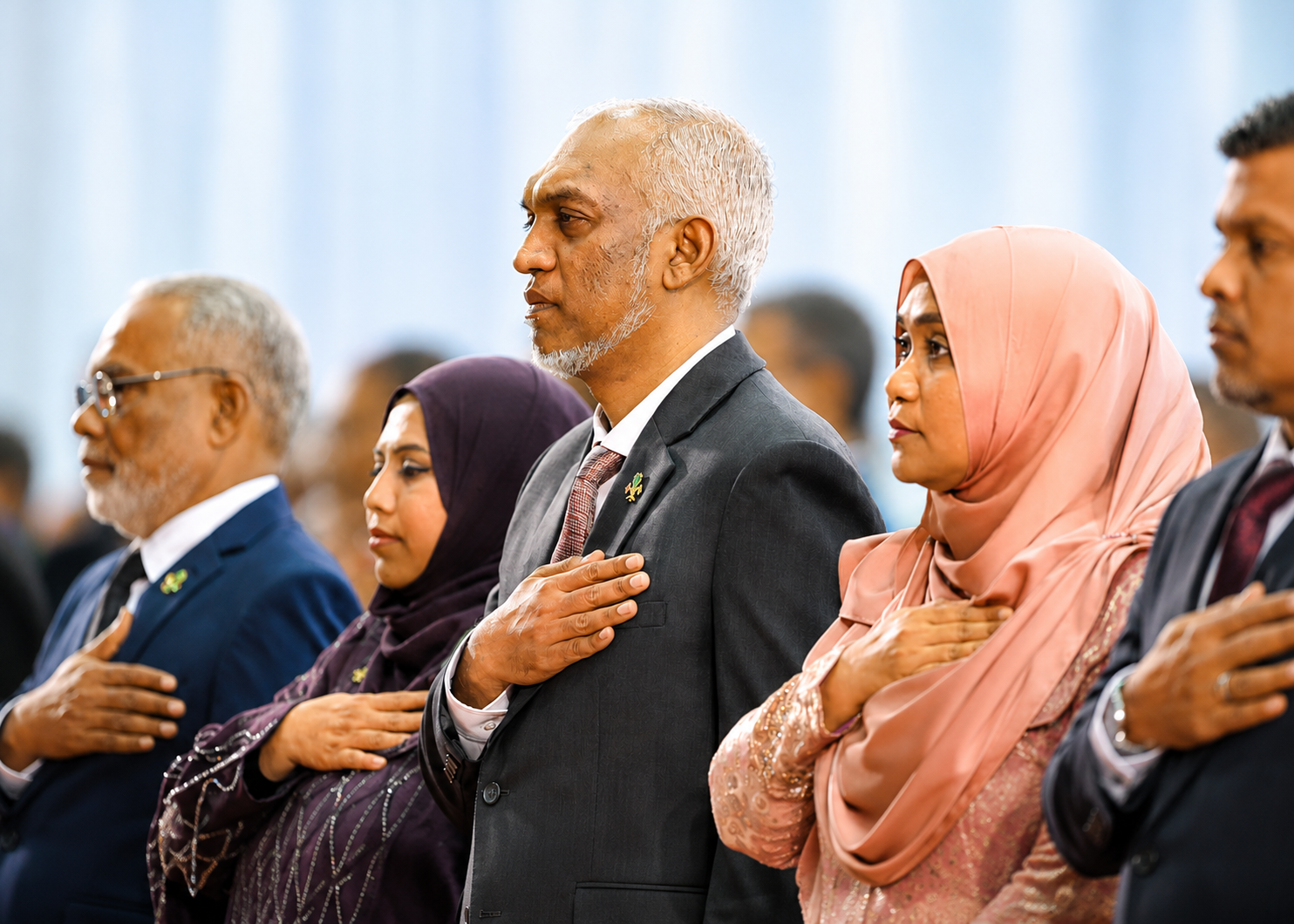 ދުންފަތުގެ އަގު ހެޔޮކުރުމަށްފަހު ގައުމީ އިނާމެއް: ސަރުކާރުގެ "ދެކޮޅުނުޖެހޭ" ސިޔާސަތަށް ބޮޑެތި ފާޑުކިޔުންތަކެއް!