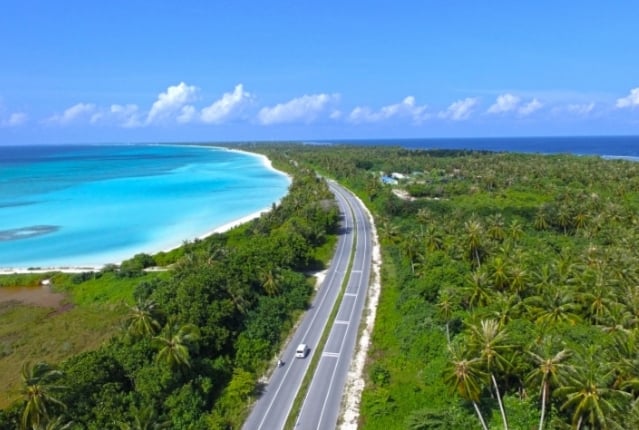 ލ. ގަމު ލިންކް ރޯޑުގައި ނުރައްކާތެރި އެކްސިޑެންޓެއް ހިނގައި ދެ މީހަކަށް އަނިޔާވެއްޖެ