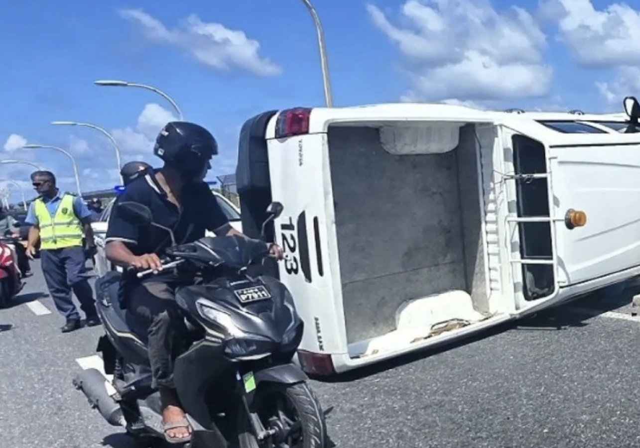 އެއާޕޯޓް މަގުގައި އުޅަނދެއް ފުރޮޅާލައި ދެ މީހަކަށް އަނިޔާވެއްޖެ