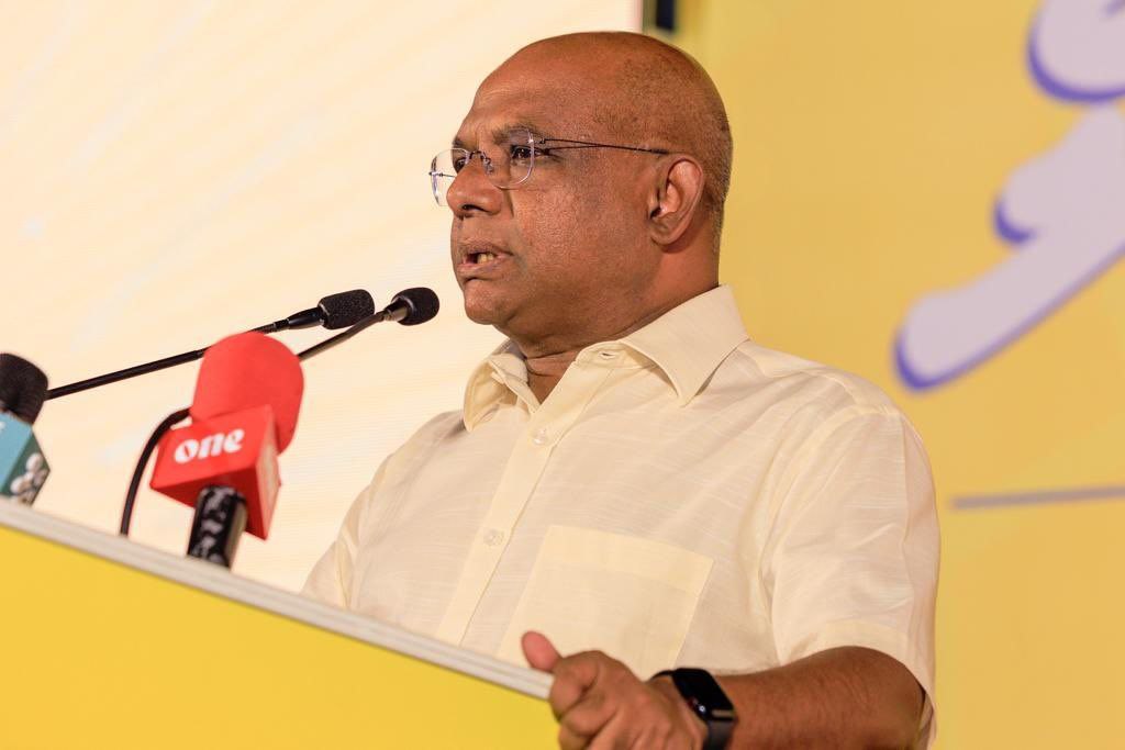 އަދަދު ނޫހުގެ އޮފީހަށް ފުލުހުން ވަނުން ޝާހިދު ހަރުކަށި އިބާރާތުން ކުށްވެރިކޮށްފި