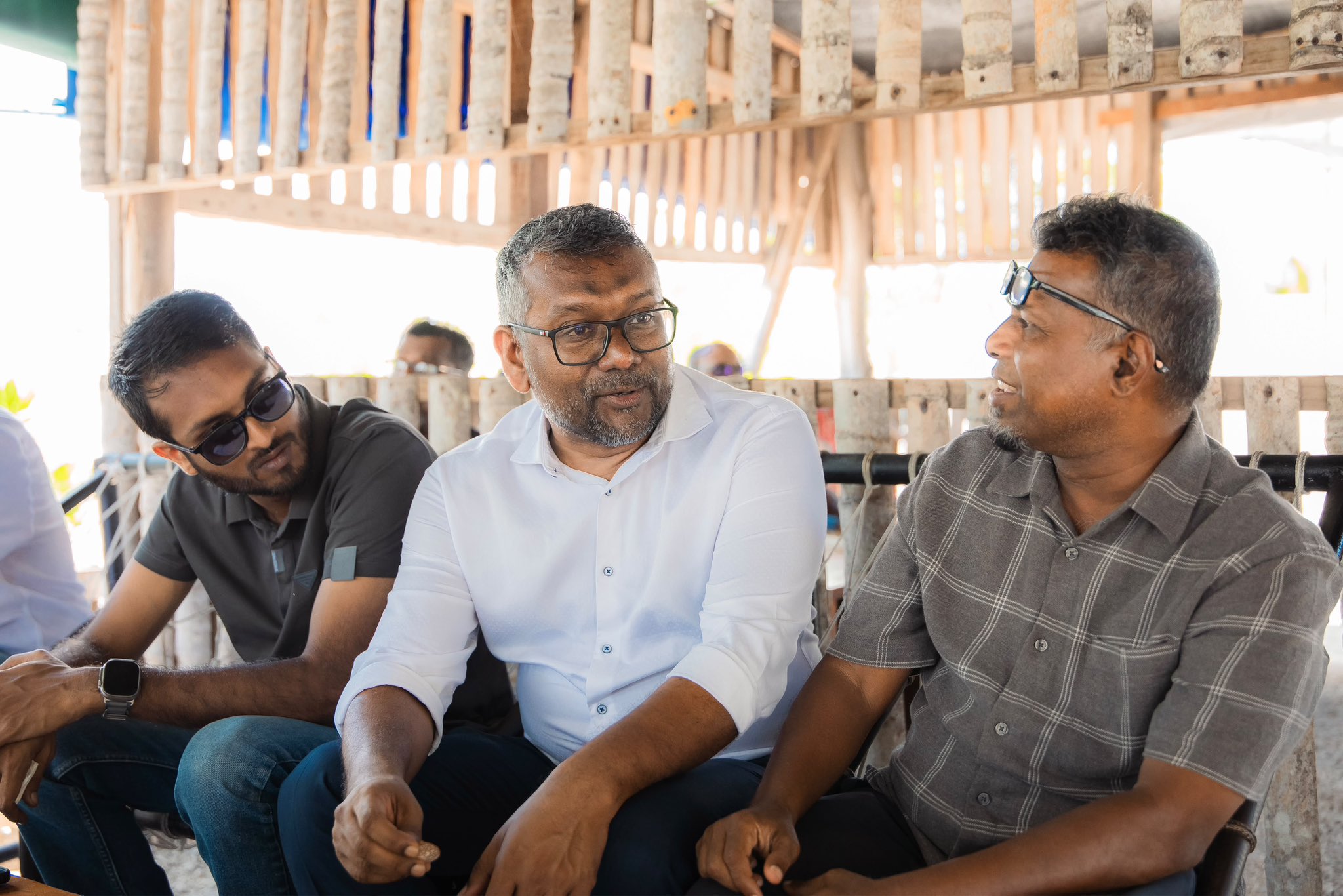 މަޖިލީހުގެ ރައީސްއާއި ވަޒީރުންގެ މުސާރަ ބޮޑުކުރުމަކީ ރައްޔިތުންނަށް ކުރި މަލާމާތެއް: ފައްޔާޒް