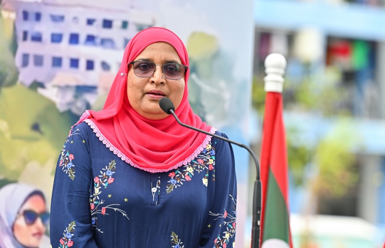 ސިޔާސީ ވިސްނުމުގައި ސަރުކާރު ބަލިކުރަން އިންވެސްޓްމަންޓްތައް ބޭރުކުރީމާ ގެއްލުންވަނީ ރައްޔިތުންނަށް: އާޒިމާ