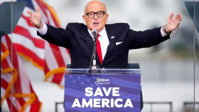 އިންތިހާބަށް ވޯޓު މެޝިންތައް އުފެއްދި ކުންފުނިން ޓްރަމްޕްގެ ވަކީލާއި ދެކޮޅަށް ދައުވާކޮށްފި