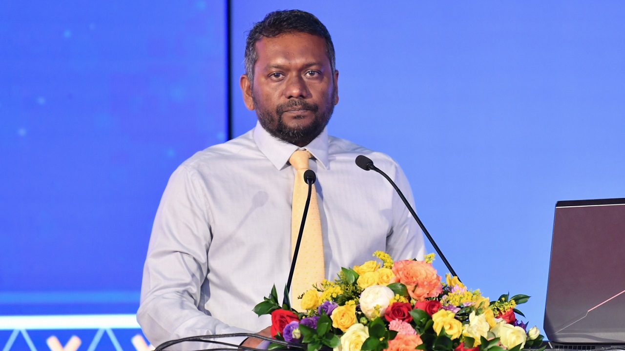 ފައްޔާޒްގެ ރައްދު އިދިކޮޅަށް އާޅެމަކުން؛ "ވިސްނާށެވެ"