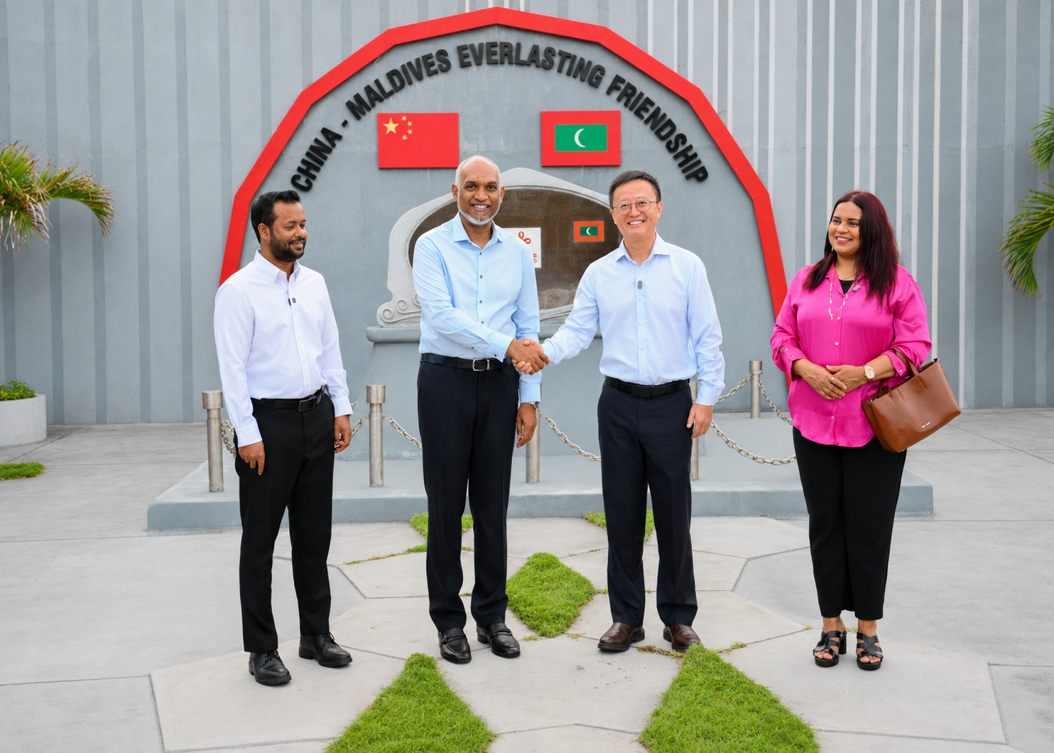 ރައީސް މުއިއްޒު މިއަދު ހެނދުނު ސިނަމާލެ ބްރިޖަށް ޒިޔާރަތް ކުރުން