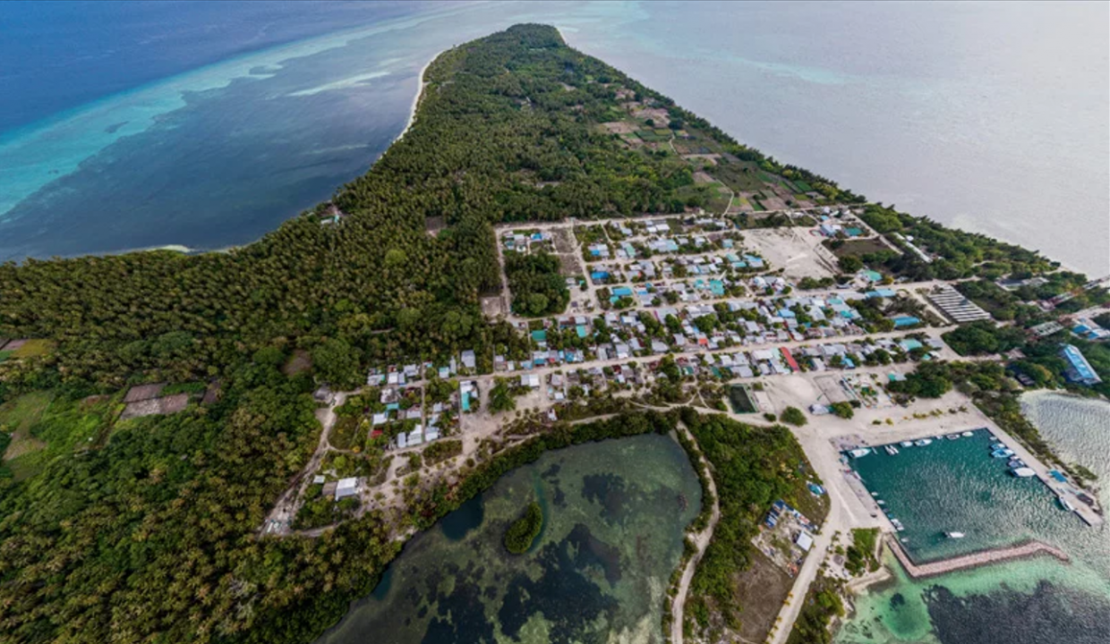 ށ. ގޮއިދޫ މިސްކިތުގެ އިމާމު އެއްޖިންސުން ގުޅުންހިންގާ ވީޑިއޯއެއް އާންމުވި މައްސަލާގައި ވަޒީފާއިން ވަކިކޮށްފި