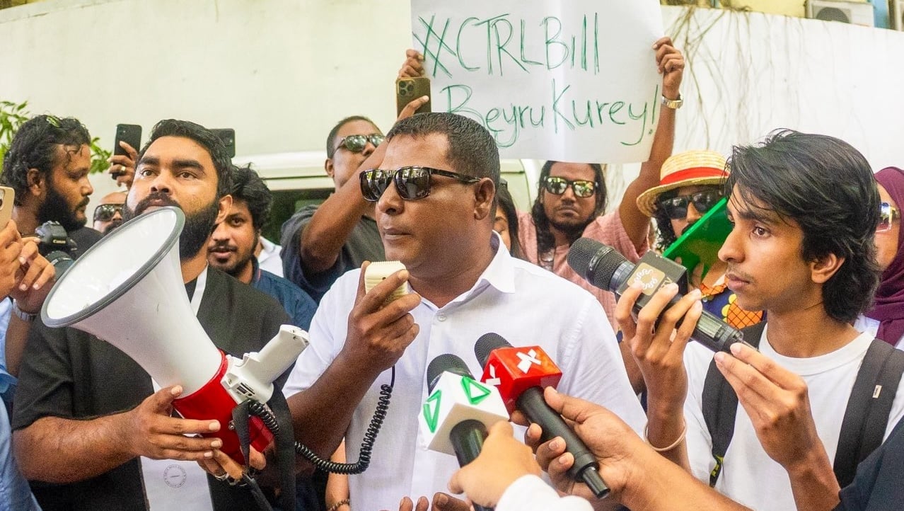 ޤައުމާއި ރައްޔިތުންގެ ލާބައަށް އެންމެ ރަނގަޅީ ދެ އިންތިޚާބު އެއް ދުވަހެއްގައި ބޭއްވުން: އައްބާސް