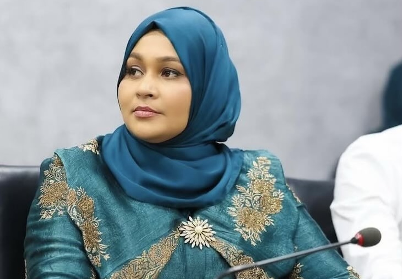 ދައުވާ ކުރިޔަސް ފަހަތަކަށް ނުޖެއްސޭނެ؛ ހަދާނެ ޑީލެއް، ދެއްކޭނެ ބިރެއް ނެތް؛ ޒާޔާ
