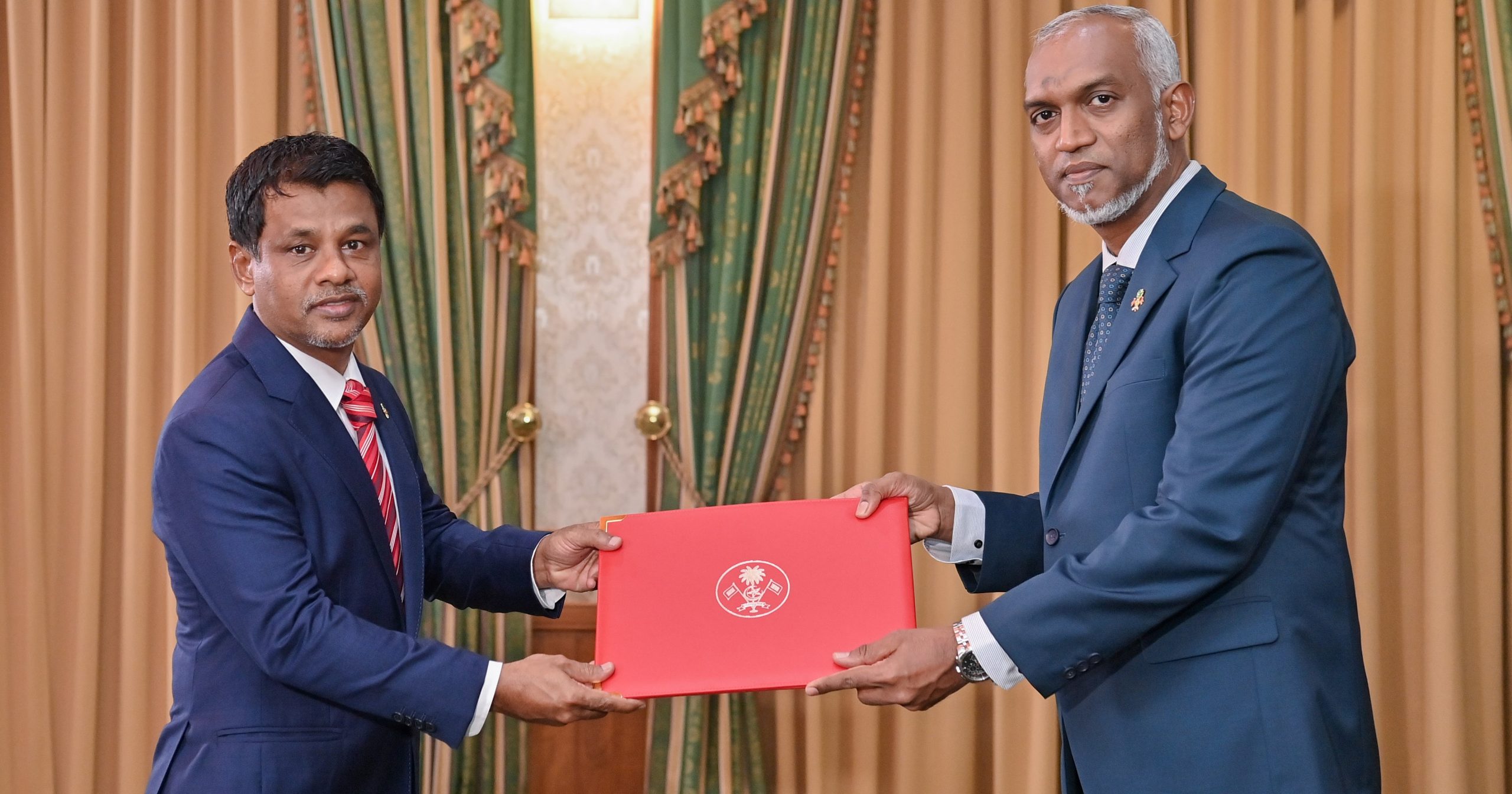 ދިވެހިންނަށް ޚާއްސަކޮށް 21 ދާއިރާއެއްގެ ވަޒީފާ