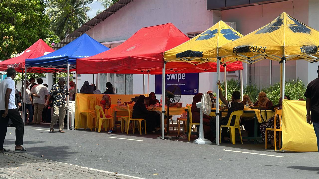 130،000 އަށް ވުރެ ގިނަ މީހުން ވޯޓު ލައިފި